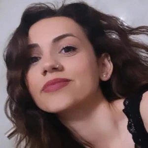 Βαμπούλα Δανάη  - Καθηγήτρια Γαλλικών στο instateacher.gr