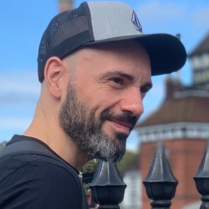 Βουτσινάς Χρήστος - Δάσκαλος Κιθάρας στο instateacher.gr