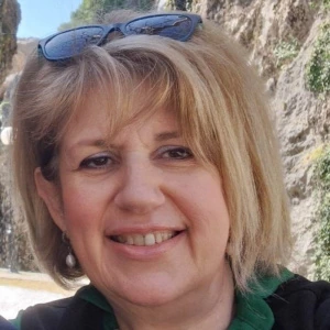 Δέμη Νατάσσα - Καθηγήτρια Αγγλικών στο instateacher.gr