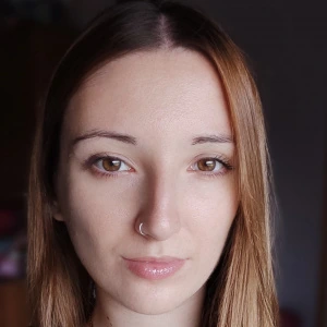 Μπισμπίκη Μαρία - Καθηγήτρια Αγγλικών στο instateacher.gr