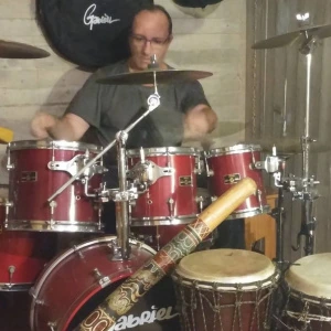 Χατζάκης Βασίλης - Δάσκαλος Drums στο instateacher.gr