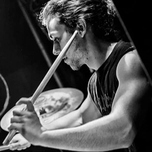 Zampoukos Harris  - Δάσκαλος Drums στο instateacher.gr