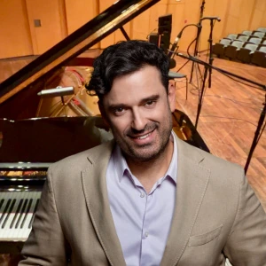 Σφακιανάκης Μιχάλης - Δάσκαλος Πιάνου στο instateacher.gr