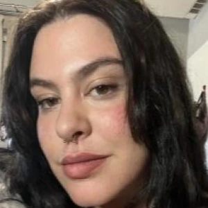 Παραδέλλη Άρια - Καθηγήτρια Αγγλικών στο instateacher.gr