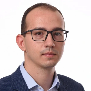 Γιάννης Μ. - Καθηγητής Διοίκησης Έργων στο instateacher.gr