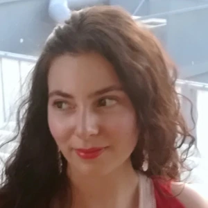 Τσιρογιάννη Χαρά - Καθηγήτρια Νέων Ελληνικών στο instateacher.gr