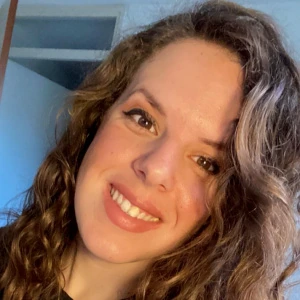 Κατερίνα Αλμπανέζου - Καθηγήτρια ΑΟΘ (Οικονομικής Θεωρίας) στο instateacher.gr