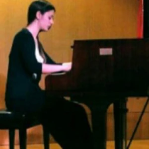 Ασμάνογλου Δανάη - Δασκάλα Πιάνου στο instateacher.gr