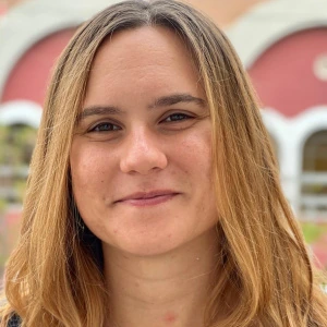 Κωστούλα Κατερίνα - Καθηγήτρια Φυσικής στο instateacher.gr