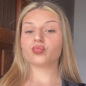 Μαλλούδη Κατερίνα - Καθηγήτρια Αγγλικών στο instateacher.gr