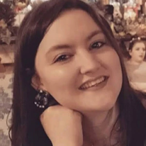 Αδαμάκη Λίνα - Καθηγήτρια ΑΟΘ (Οικονομικής Θεωρίας) στο instateacher.gr