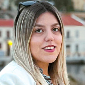 Γιαννούκου Σαπφώ  - Καθηγήτρια Νεοελληνικών Κειμένων στο instateacher.gr