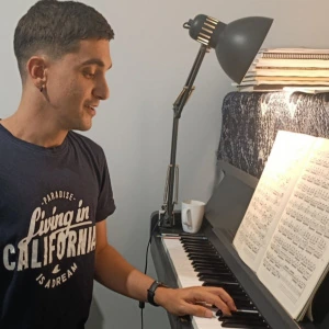 Κατσιμαντός Γιώργος - Δάσκαλος Πιάνου στο instateacher.gr