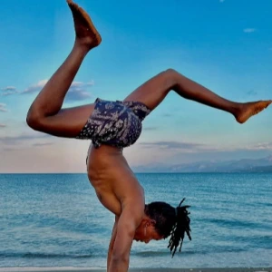 Londula Makasi - Δάσκαλος Yoga στο instateacher.gr