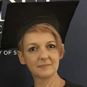 Επιτρόπου Μαρία - Καθηγήτρια Αγγλικών στο instateacher.gr