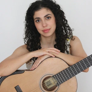 Μικέδη Νίκη - Δασκάλα Κιθάρας στο instateacher.gr